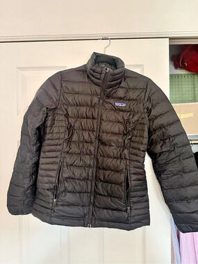 Patagonia Women's Down Sweater Jacket Black Puffer